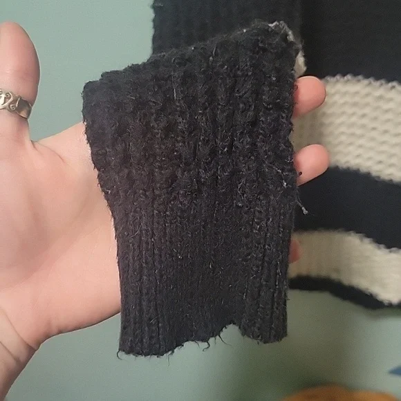 American Eagle Outfiters Women's Black And White Striped Open Knit Sweater Large - Picture 2 of 6